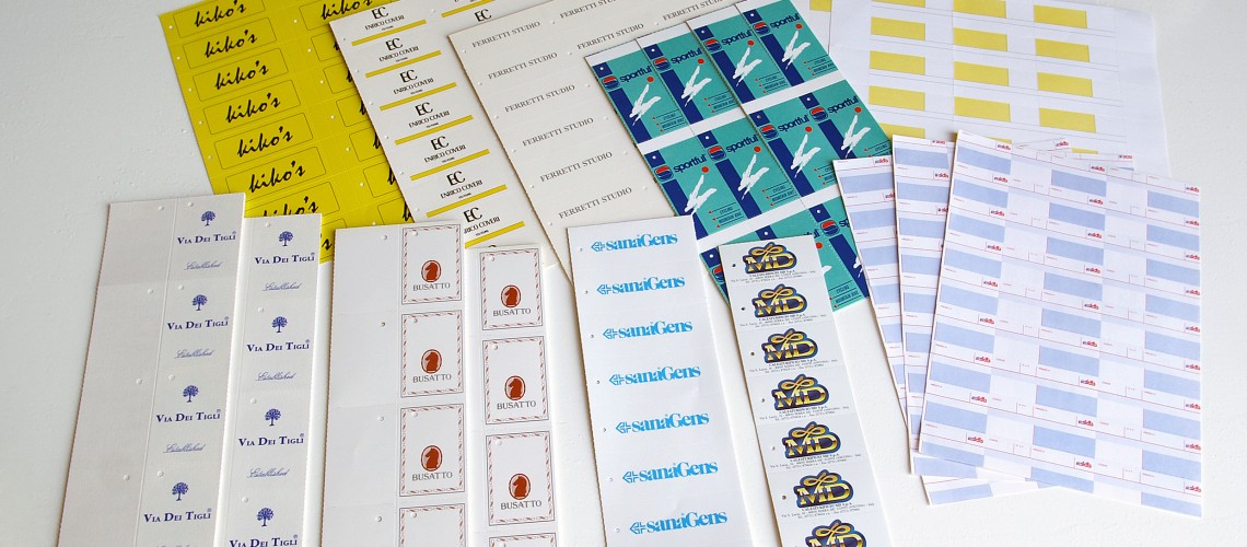 Cartellini a pendaglio in cartoncino