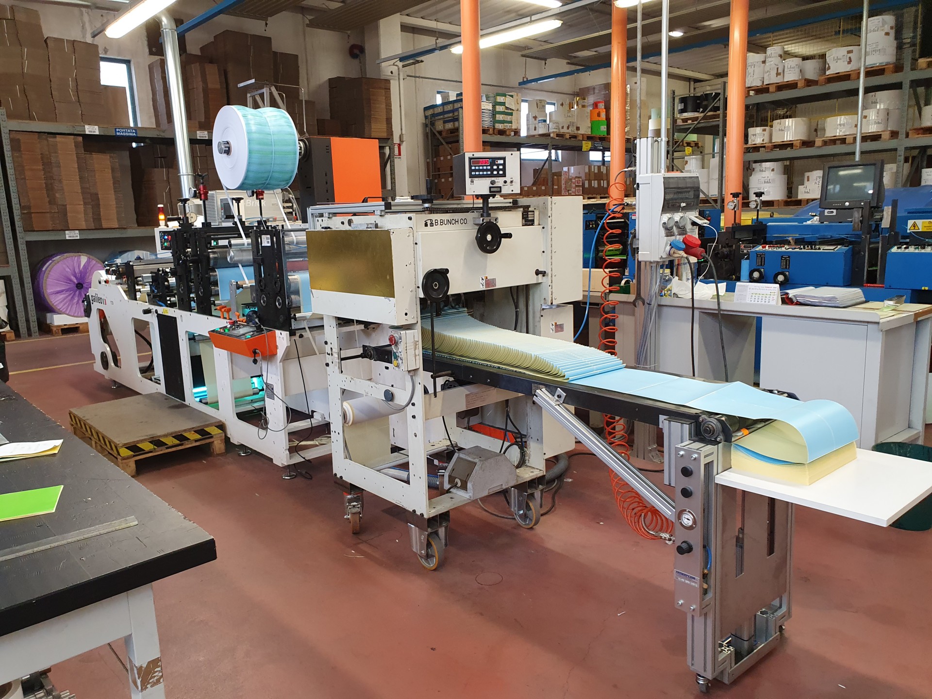 Vestiamo i tuoi prodotti con lavorazioni e servizio di qualità